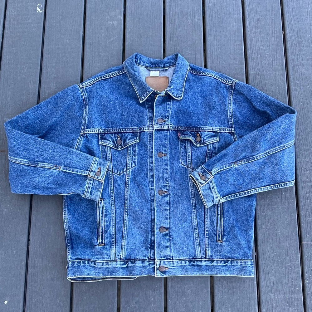 Vintage Levi’s 70507 Blue Denim Trucker Jacket 90s Copper Buttons Batwing Tag XL